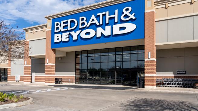 a bed bath & beyond store